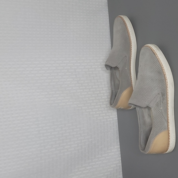 UGG Womens Adley Perf Slip On Sneaker Shoes size 9.5 - Picture 3 of 9